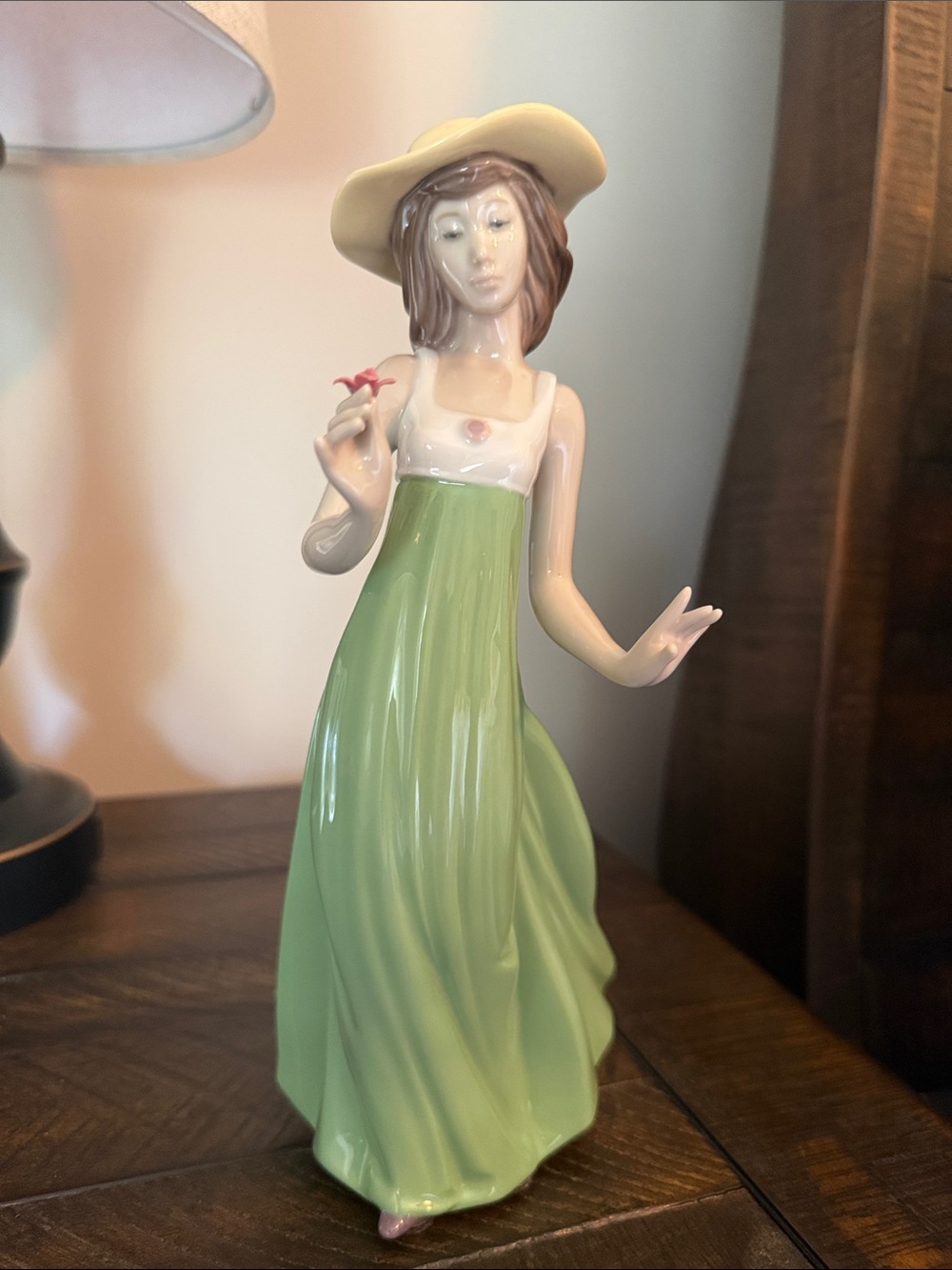 NAO by Lladró Girl with Flower Figurine Hand Made Porcelain Spain 1991